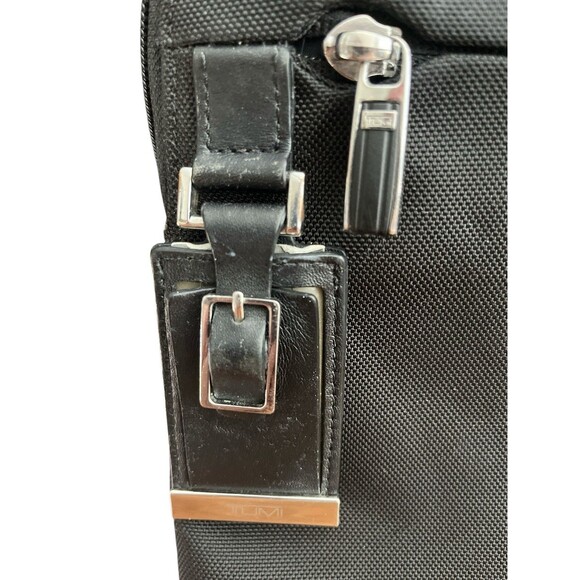 Tumi Crossbody Leather Canvas Messenger Man Bag Tablet Case Satchel - Picture 3 of 9